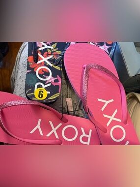 Roxy Hot Pink Glitter Strap Flip Flops